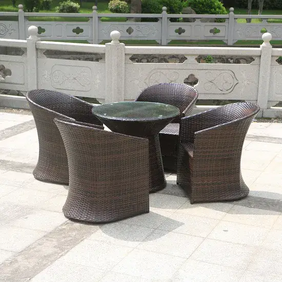 Bộ ghế ngồi ngoại thất cho người với đệm và bàn bistro: Sự lựa chọn hoàn hảo cho không gian ngoại thất