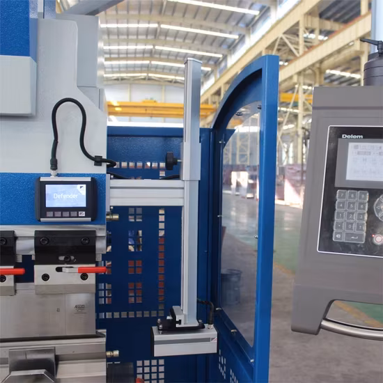 Máy Bẻ Tôn Thủy Lực CNC 200ton và Máy Ép Kim Loại với Hệ Thống Delem Da53t/58t/66t/69t