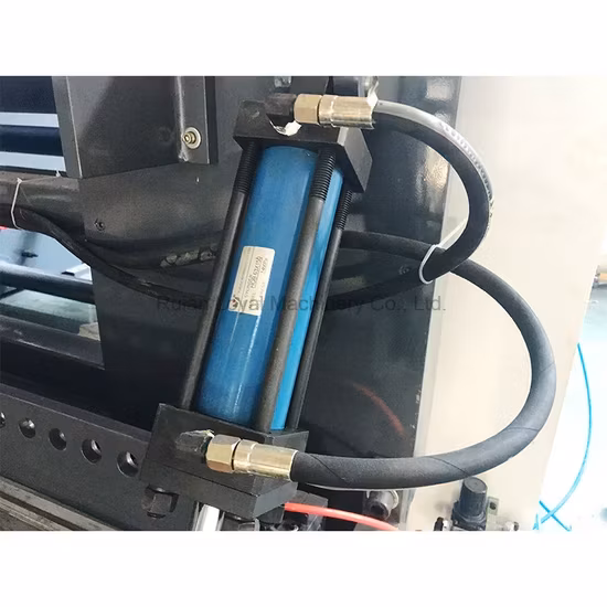 Thiết bị tự động cắt giấy lọc y tế hiệu quả