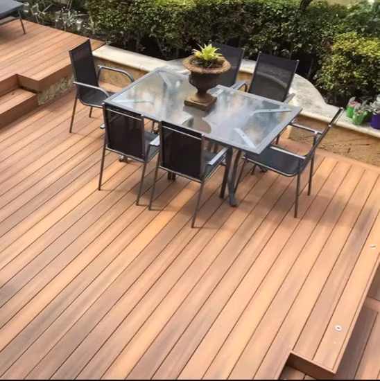 Sàn WPC chất lượng cao - Giải pháp chống nứt và thấm nước cho sàn gạch composite WPC và sàn gỗ ngoài trời