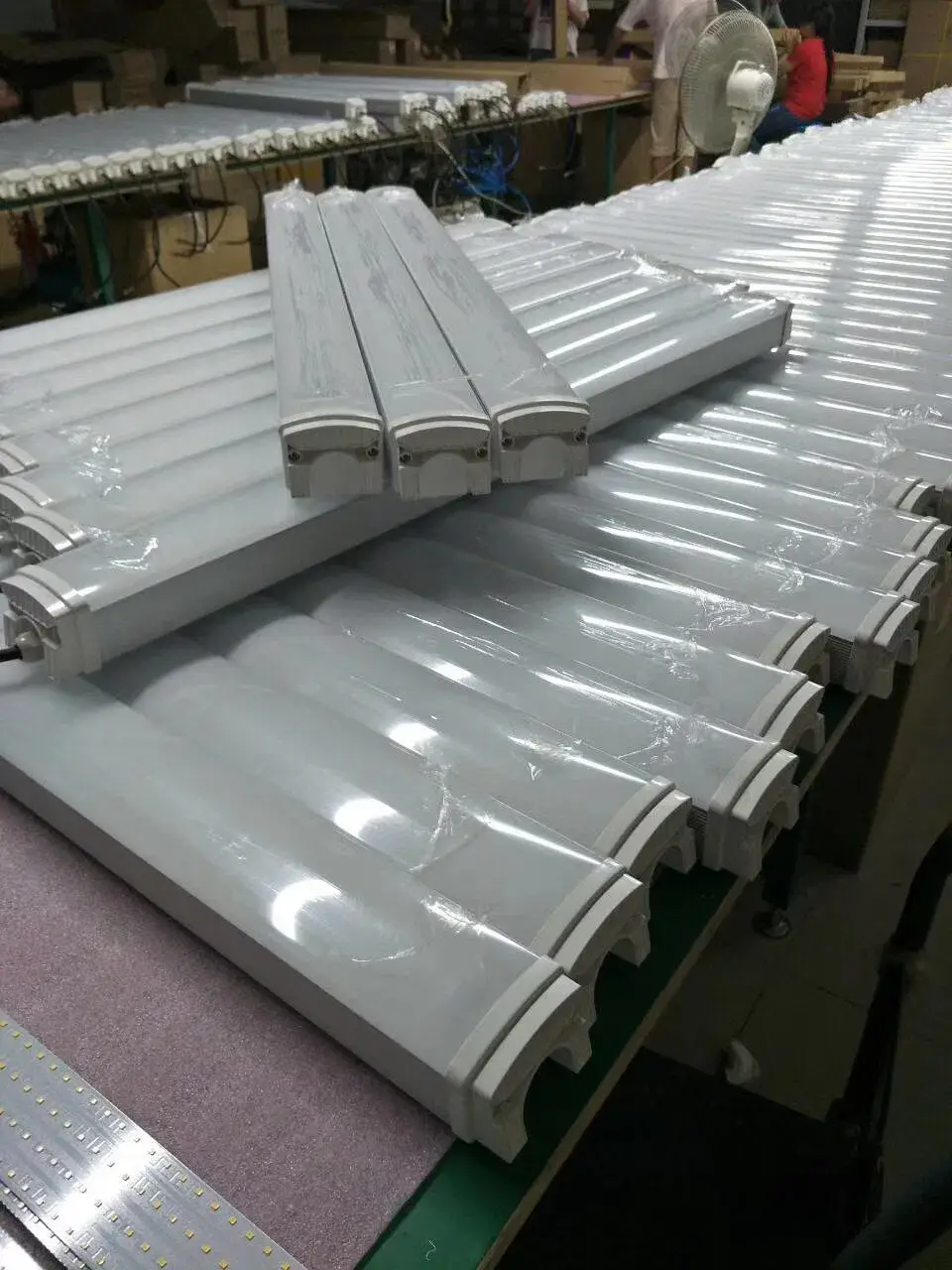 Đèn LED chống nước với đầu nối nhanh, các kích thước và công suất khác nhau