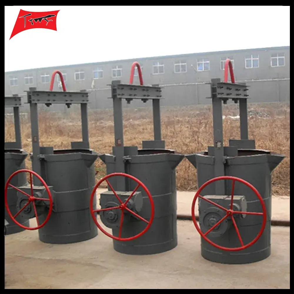 Bình trà rót hình cầu độc đáo, được làm từ kim loại cao cấp