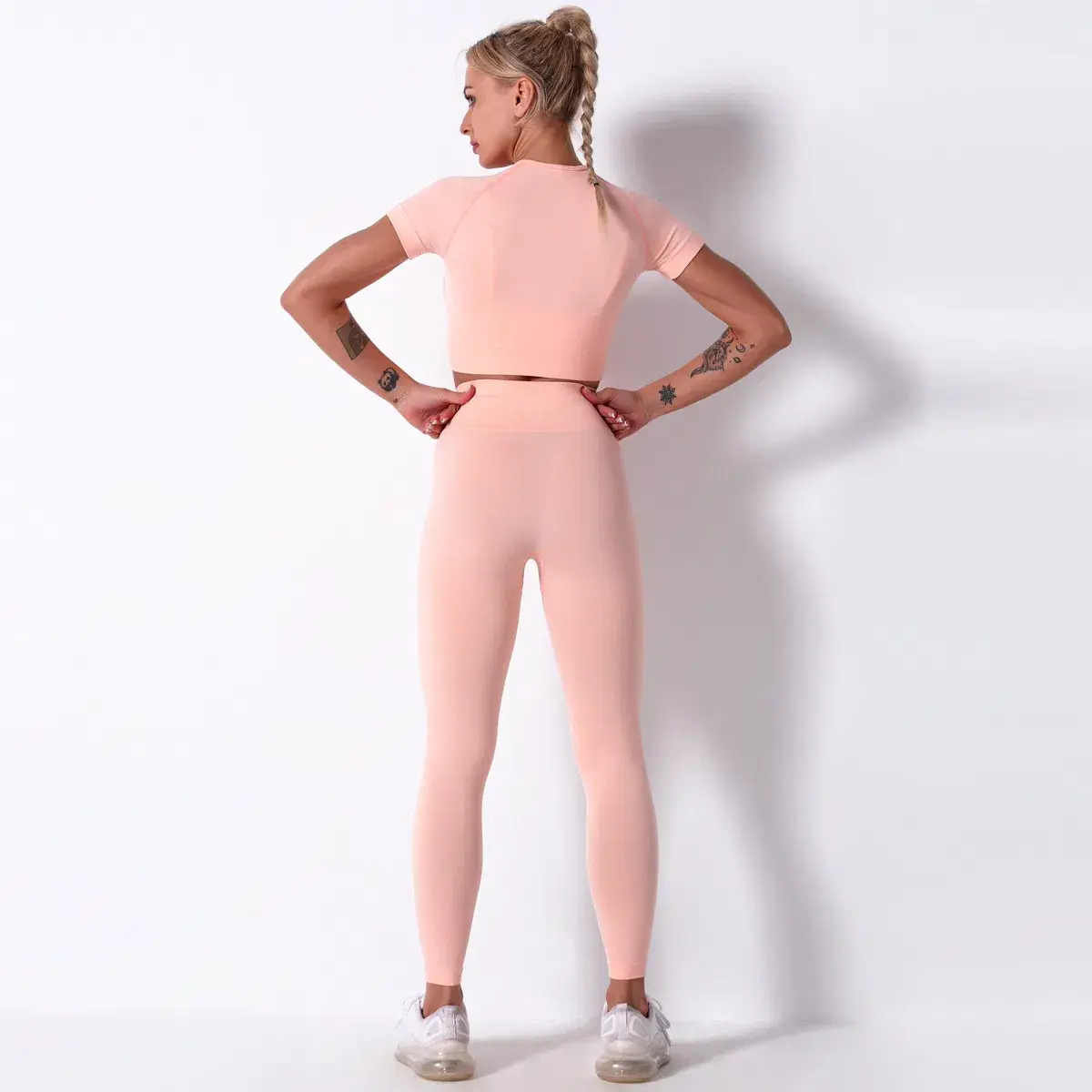 Bộ đồ thể thao phối màu đơn giản, chất liệu nylon và cotton, áo cổ tròn, quần jogger cho nam