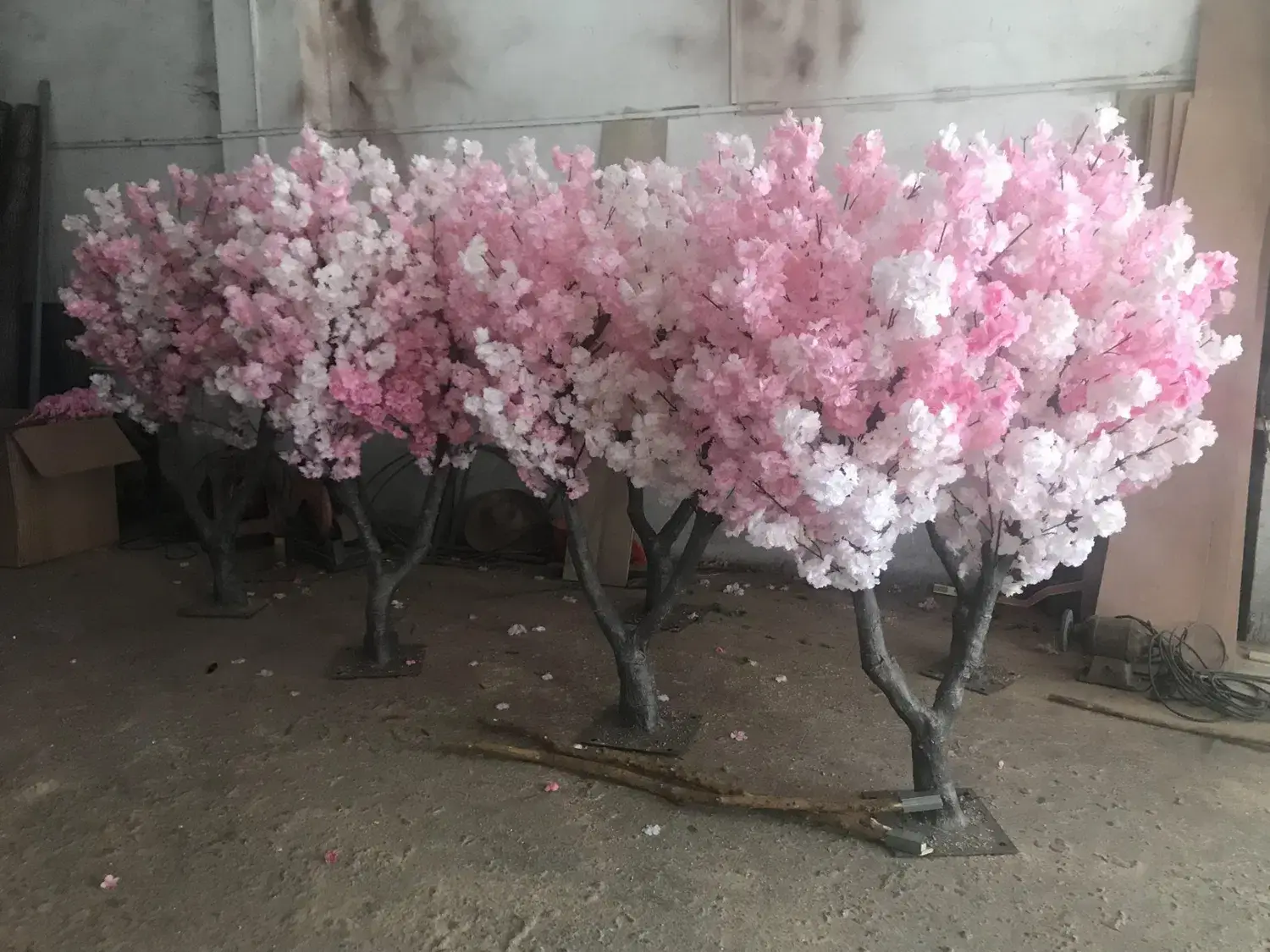 Cây hoa anh đào giả lớn - Sự lựa chọn hoàn hảo cho việc trang trí đám cưới