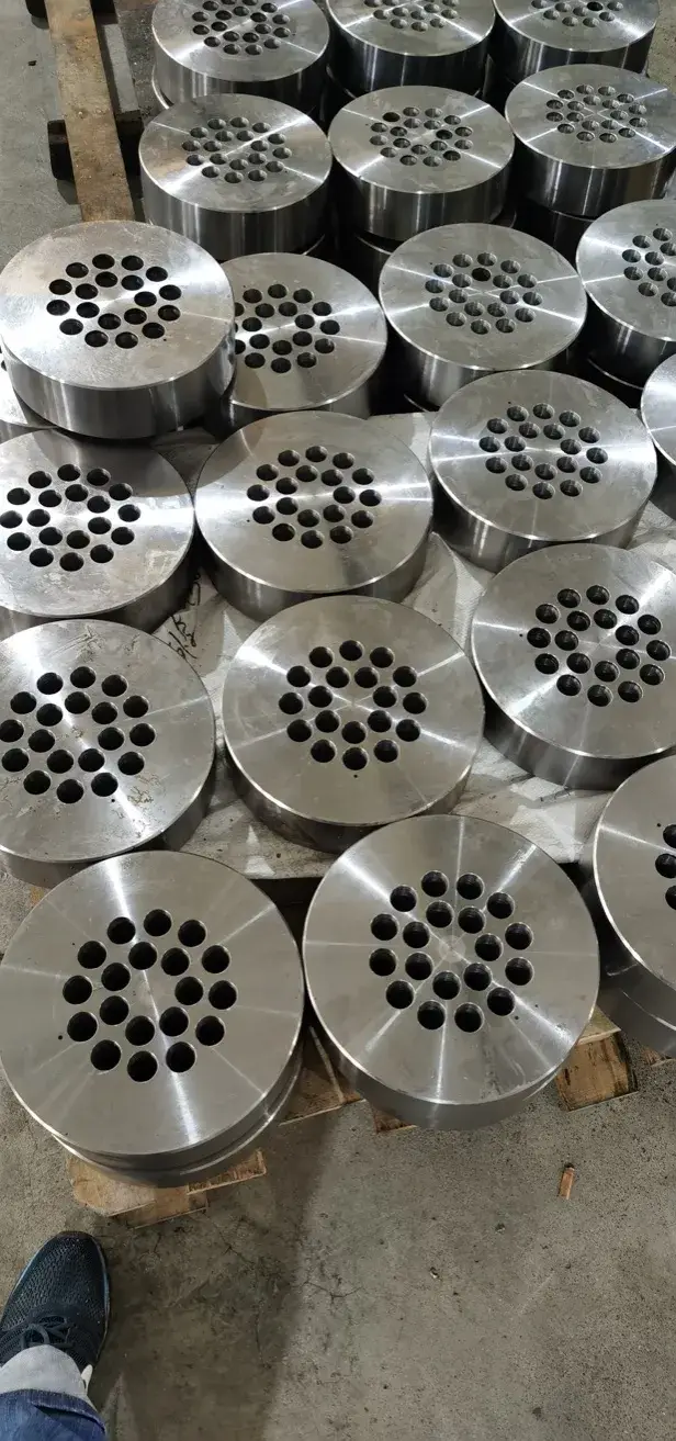 Các ứng dụng của vật liệu xốp cùng với cả thép bọc nhựa