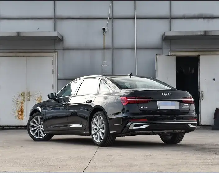 Xe Audi Sedan Hybrid - Sự Kết Hợp Hoàn Hảo giữa Sang Trọng và Hiệu Suất