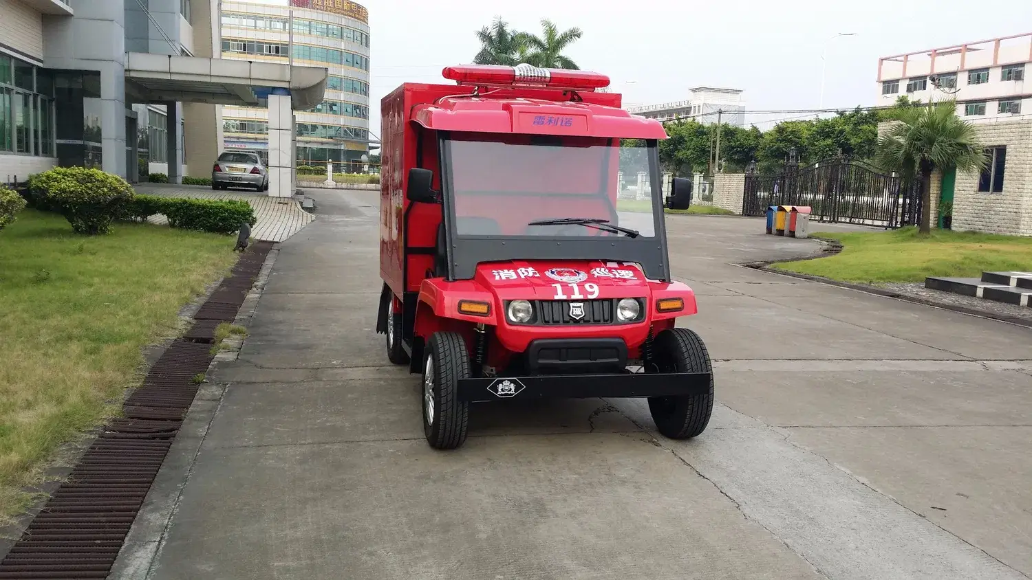 Xe chữa cháy quân đội Trung Quốc, phương tiện cứu hỏa tay trái hiệu quả