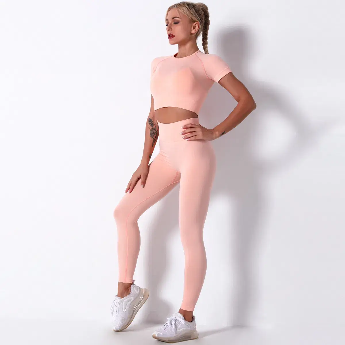Bộ đồ thể thao phối màu đơn giản, chất liệu nylon và cotton, áo cổ tròn, quần jogger cho nam