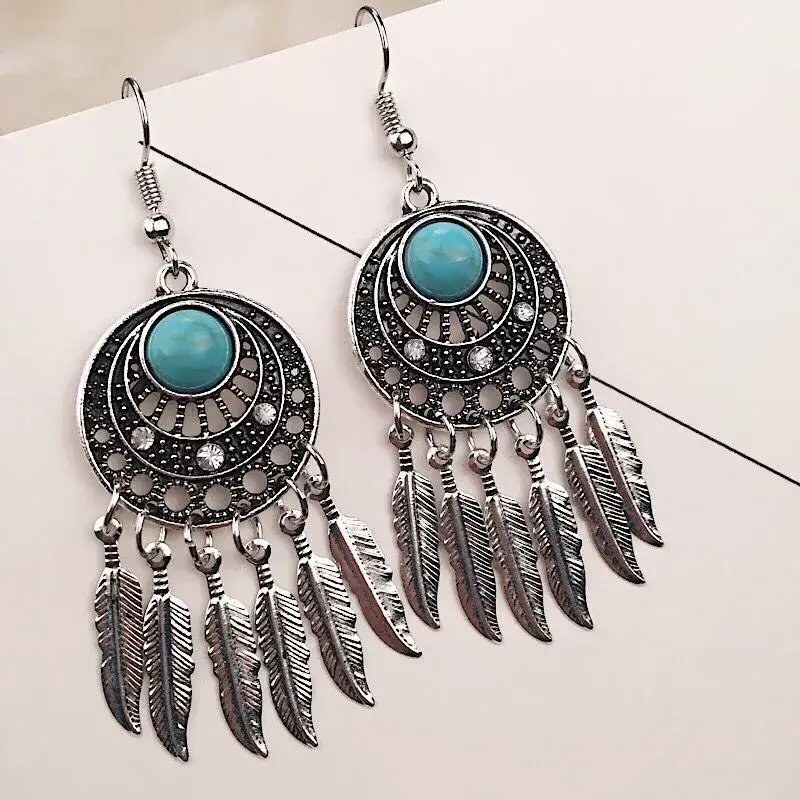 Charm bohemian với bông tai ngọc lam hình cú chạm khắc hình học độc đáo