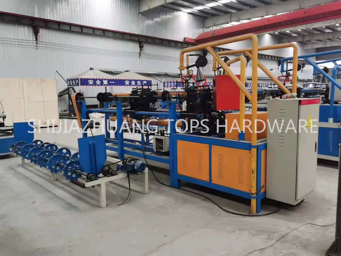 Máy tự động sản xuất hàng rào dây liên kết lưới kim cương - Giải pháp mới cho sản xuất hàng rào