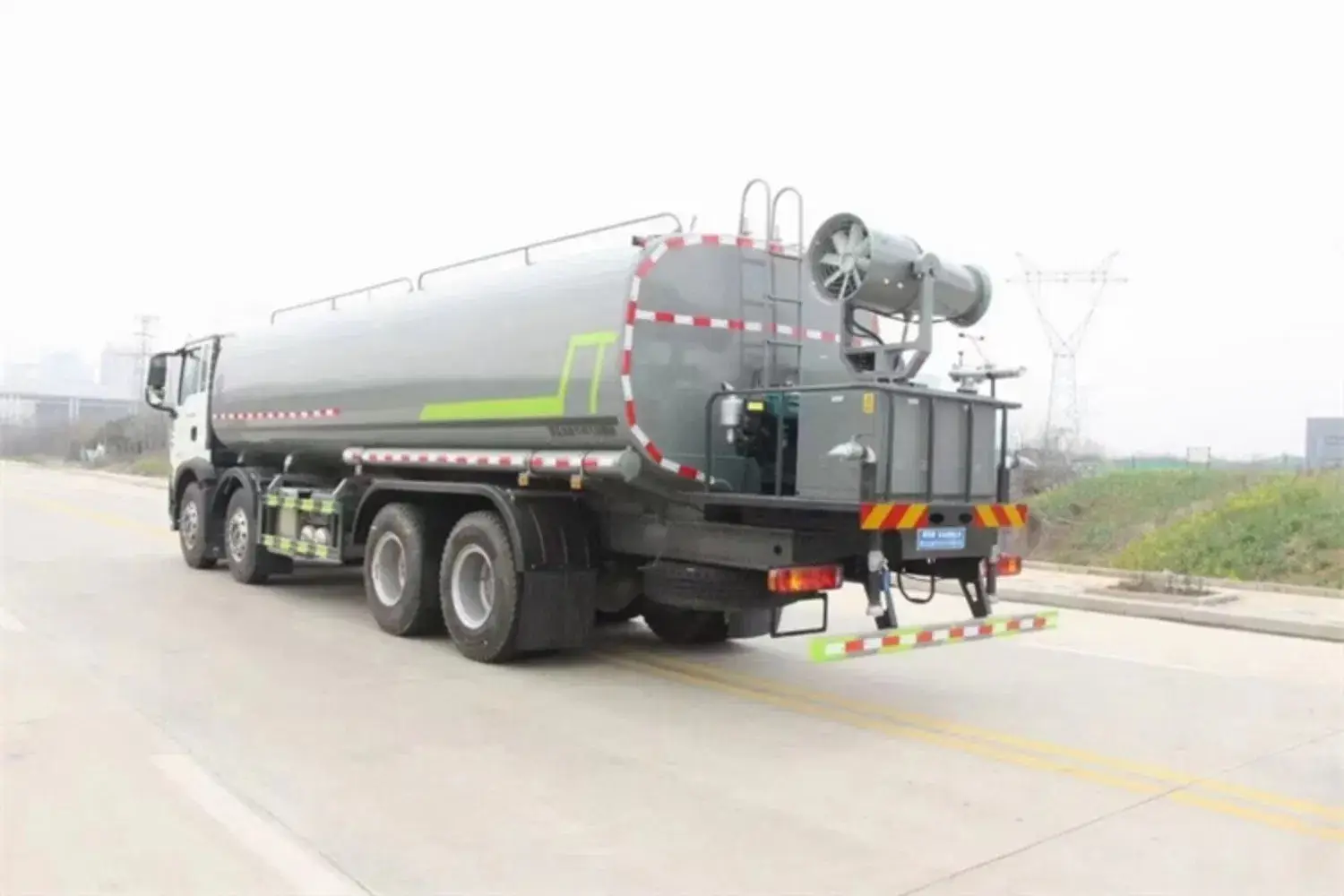 Máy phun áp suất cao 20000L 6X4 cho xe bồn cung cấp nước