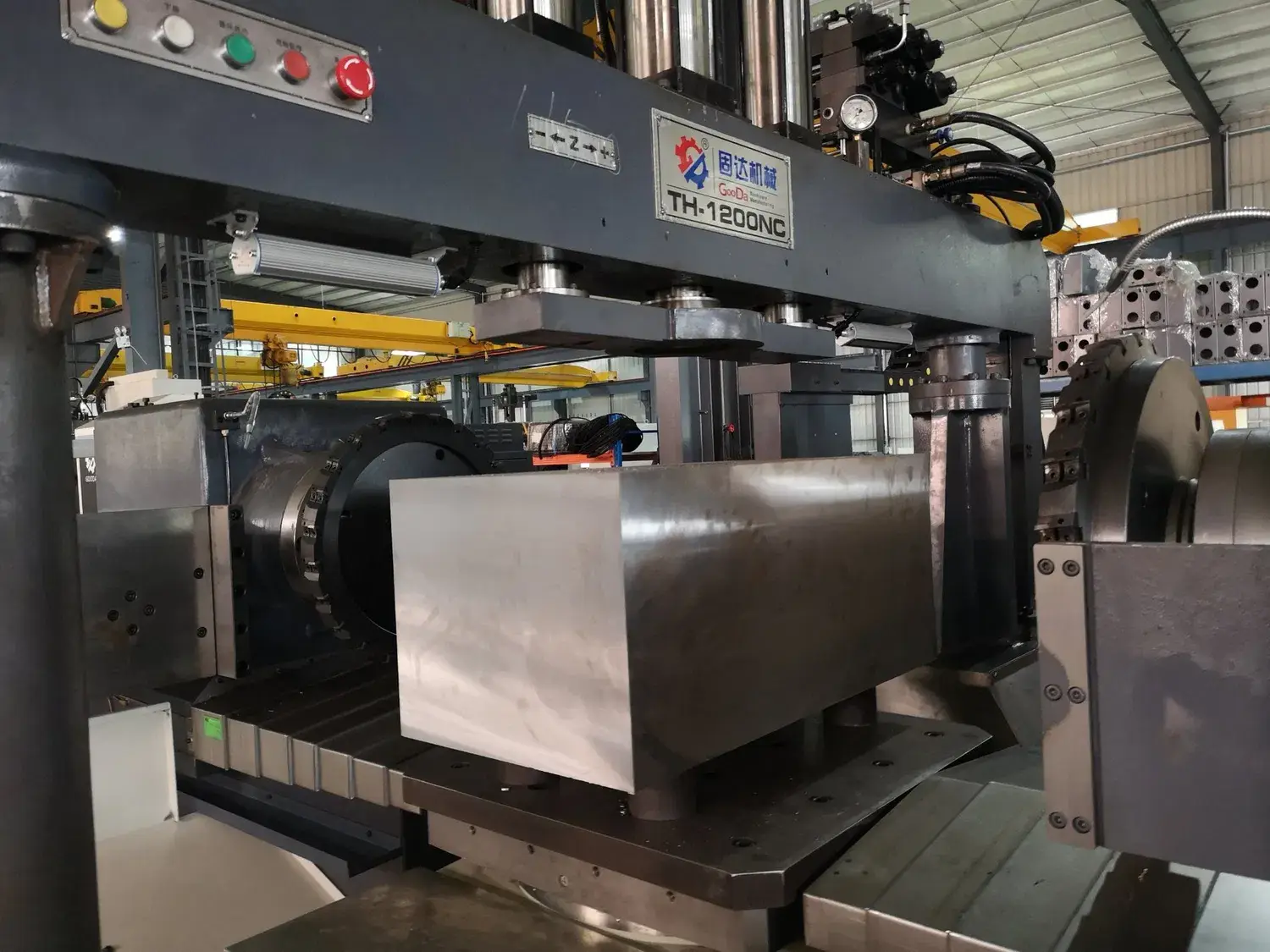 Giải pháp gia công CNC của nhà sản xuất vàng Trung Quốc cho máy tiện kim loại