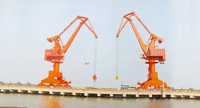 Có thể tin tưởng vào cần cẩu cổng để nâng hạ và vận chuyển hàng hóa nặng