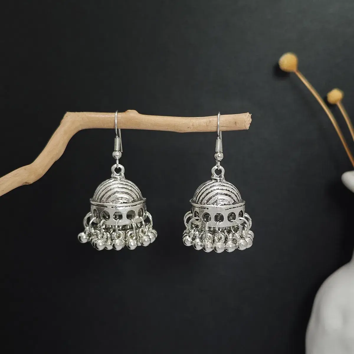 Charm bohemian với bông tai ngọc lam hình cú chạm khắc hình học độc đáo