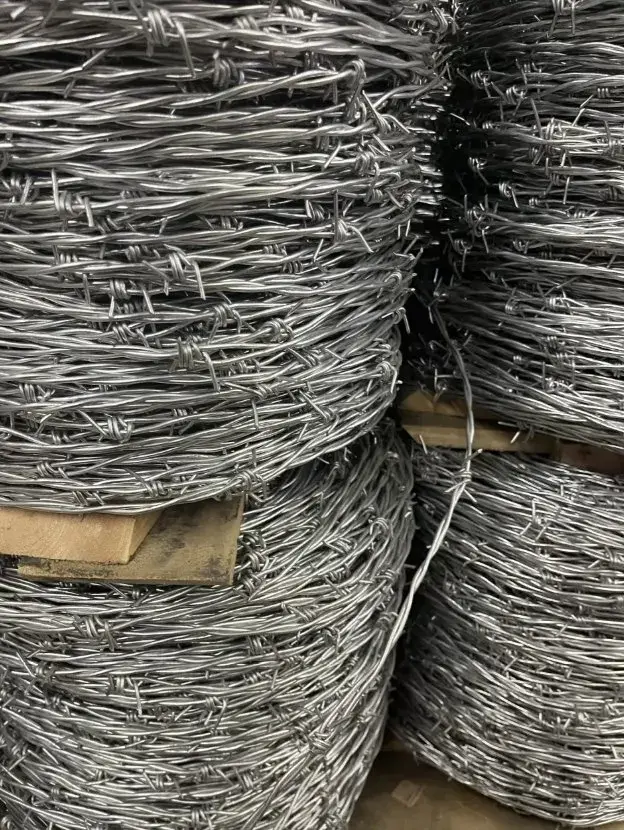 Nhà Máy Sản Xuất Dây Kẽm Gai Nóng Nhúng Chất Lượng Cao Dành Cho Rào Bảo Vệ Trang Trại