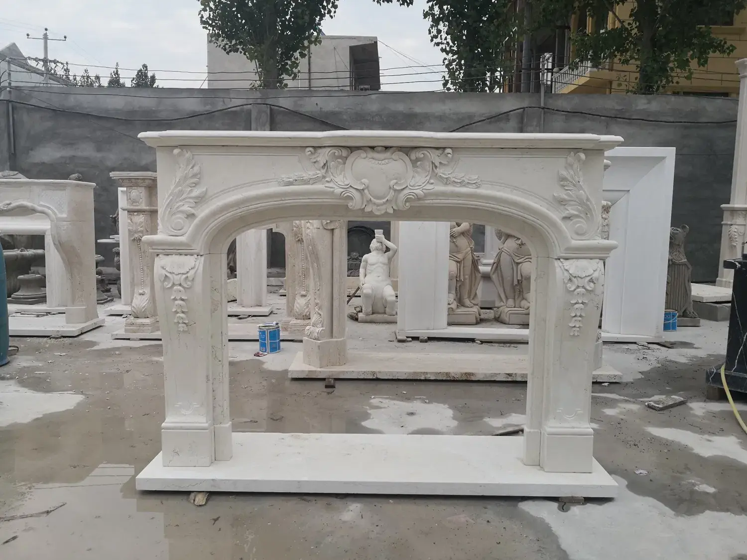 Bộ khắc đá tùy chỉnh cho lò sưởi - sự lựa chọn hoàn hảo cho nội thất đơn giản
