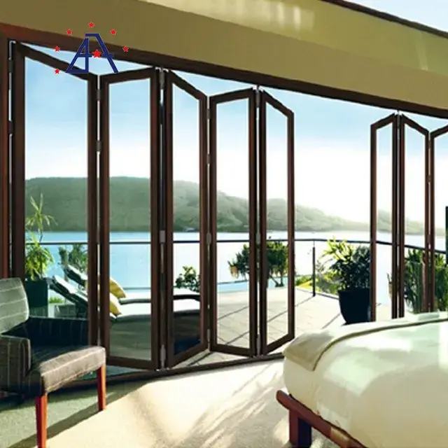 Cửa kính gấp bằng nhôm có thể mở ra và đóng lại từ cả bên ngoài lẫn bên trong