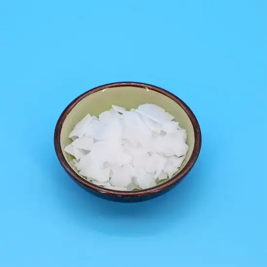 Hạt Ngọc Trai Natri Hydroxide Flakes: Nguyên Liệu Sản Xuất Giấy Chất Lượng Cao