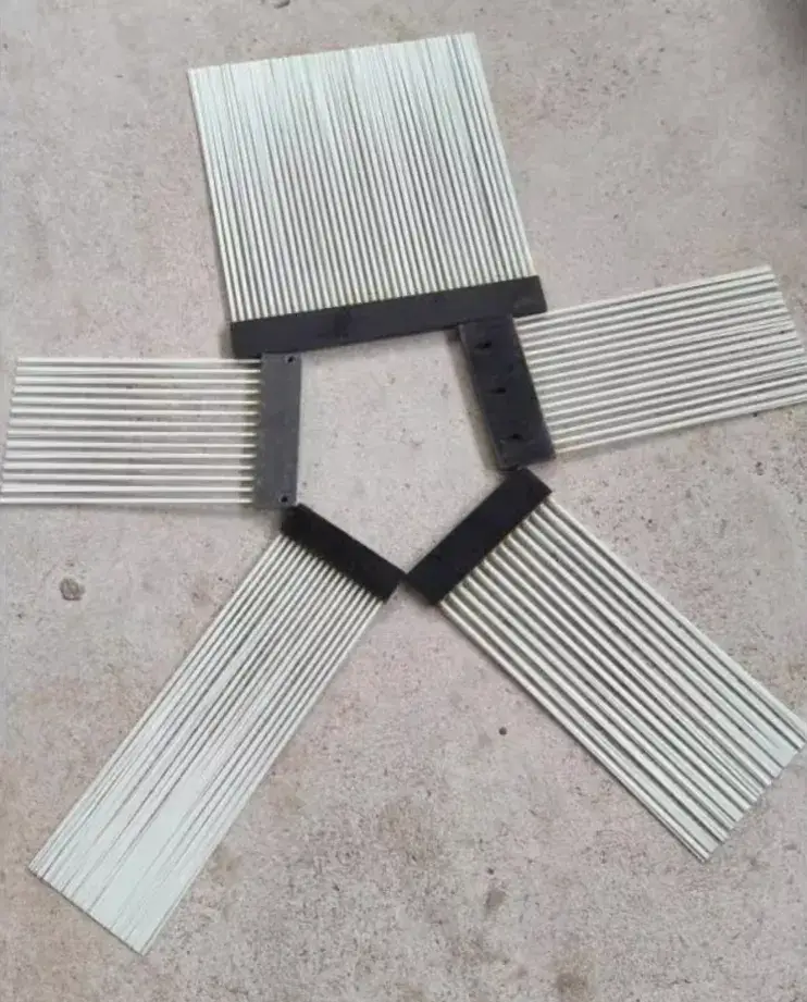 Bàn dao phân tử tùy chỉnh cho bàn chải công nghiệp - Giải pháp sản xuất bìa các tông sóng hiệu quả