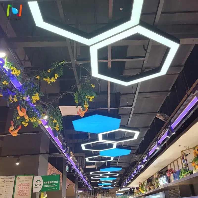 Đèn LED treo trần hình lục giác phù hợp cho không gian văn phòng thương mại