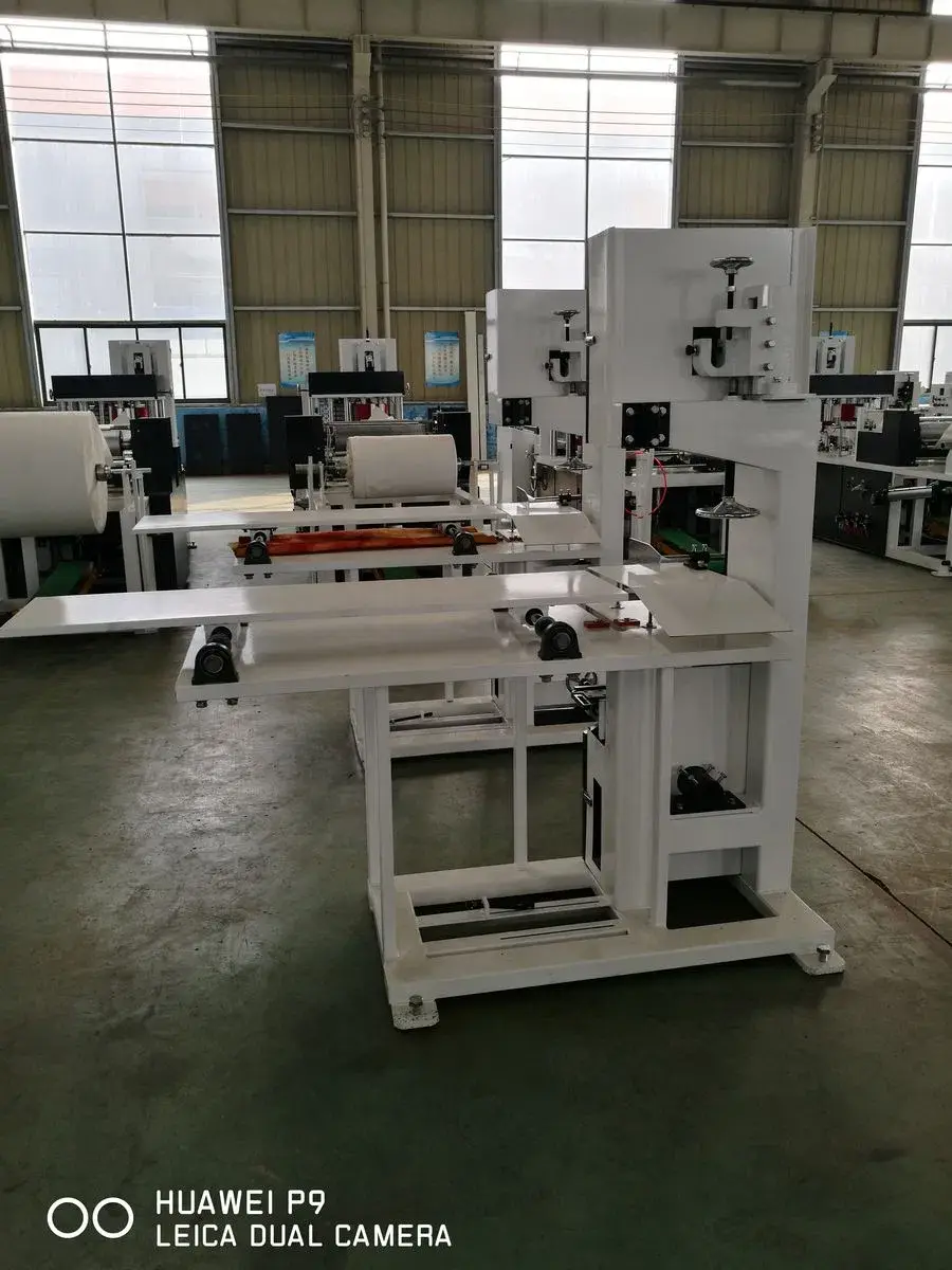 Máy chế biến cuộn giấy vệ sinh tự động ứng dụng công nghệ dán lớp lamination mới nhất