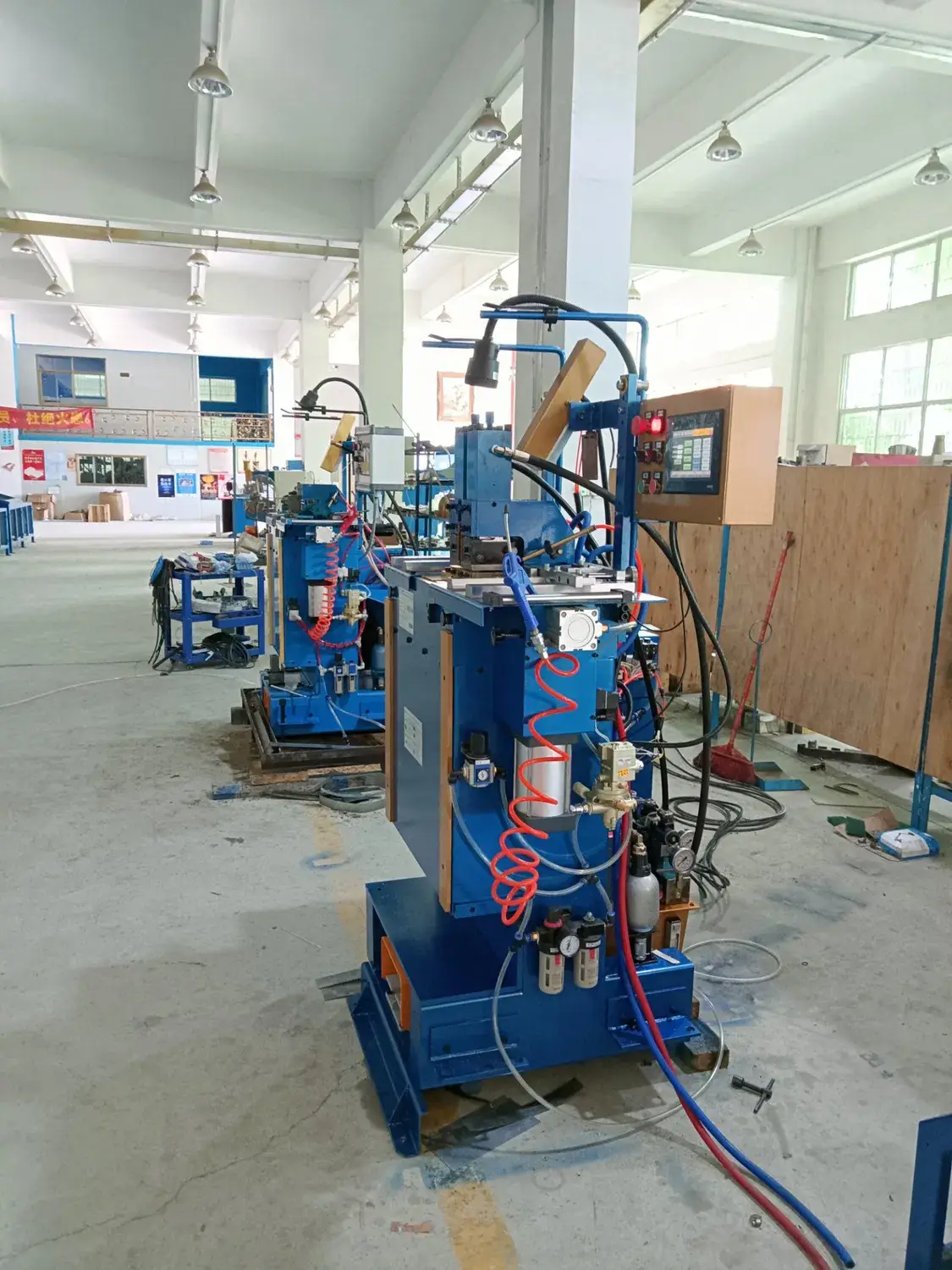 Máy cưa băng PLC và Máy hàn thép dải Hàn: Sự lựa chọn hoàn hảo cho công việc cưa và hàn
