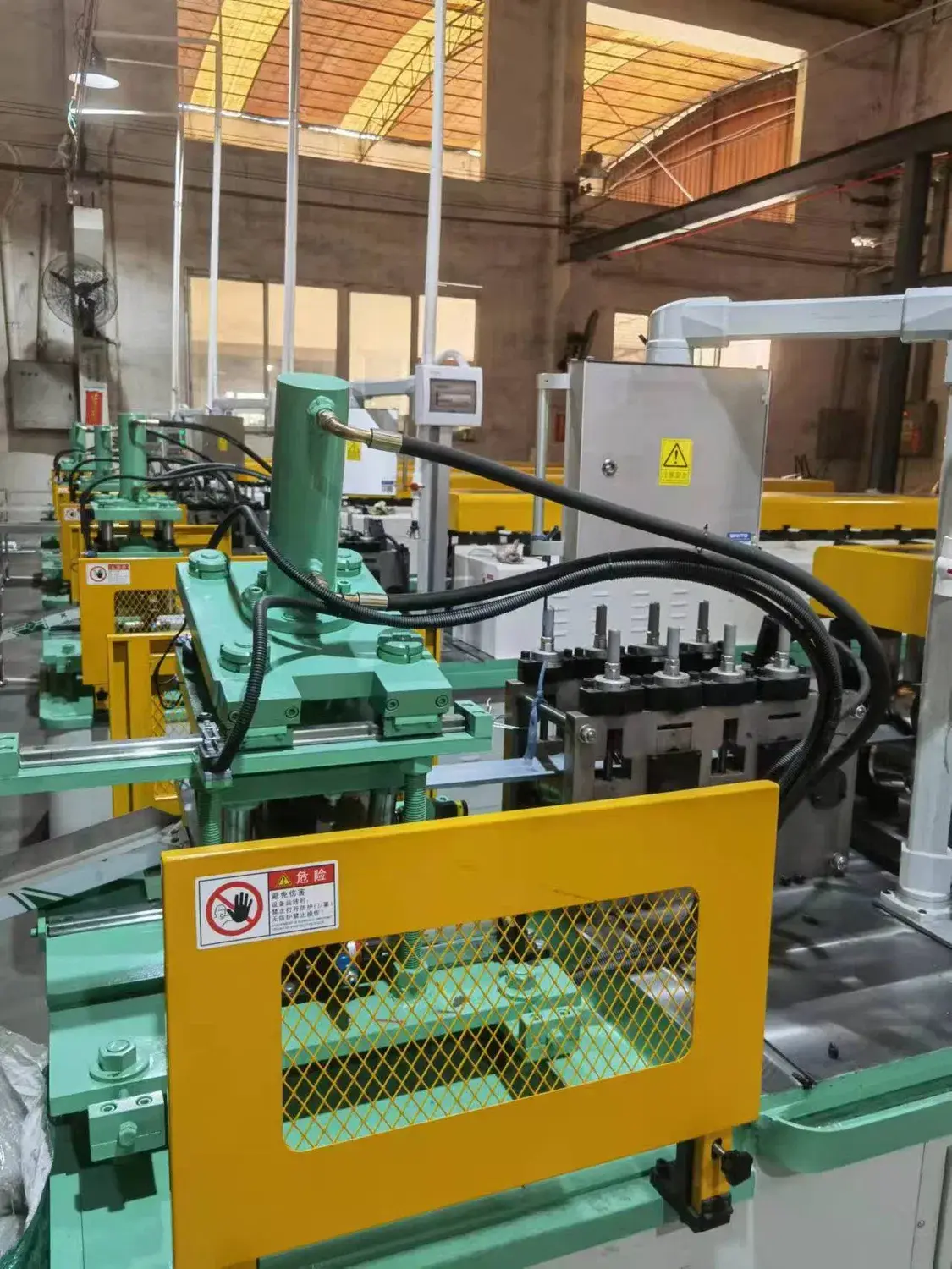 Máy chế tạo thiết bị lắp ráp ray trượt kênh kéo dài cho ngăn kéo bi thép kim loại - Sản phẩm chất lượng từ nhà cung cấp uy tín