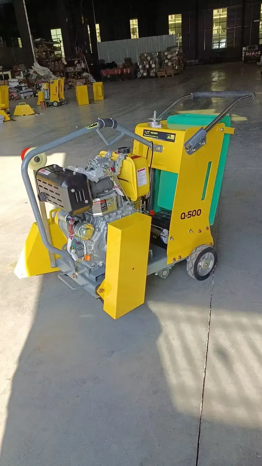 Máy cắt bê tông chạy bằng động cơ diesel/xăng với hiệu suất vượt trội