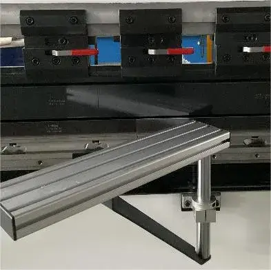 Máy Bẻ Tôn Thủy Lực CNC 200ton và Máy Ép Kim Loại với Hệ Thống Delem Da53t/58t/66t/69t