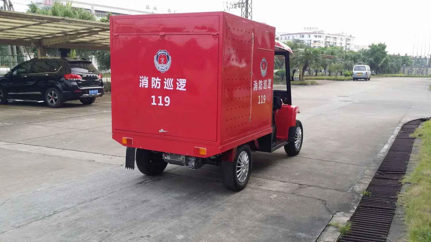 Xe chữa cháy quân đội Trung Quốc, phương tiện cứu hỏa tay trái hiệu quả