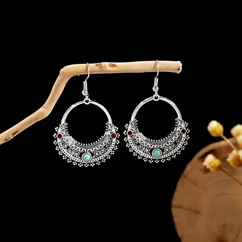 Charm bohemian với bông tai ngọc lam hình cú chạm khắc hình học độc đáo