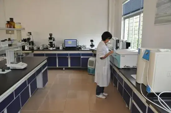 Bảng bàn phòng thí nghiệm Wilsonart chịu axit và kiềm, chống hóa chất