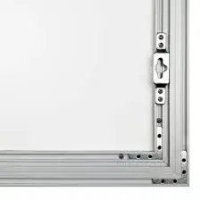 Hộp quảng cáo LED sử dụng nguồn điện, phục vụ cho tòa nhà và quán bar