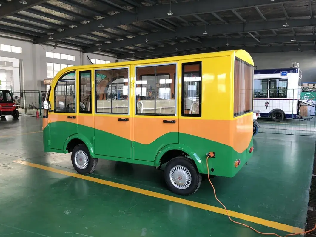 Lễ tân dành cho khách sạn gần sân bay: Xe điện 8 chỗ phục vụ hành khách tham quan bằng xe buýt nhỏ hình ảnh 12-description