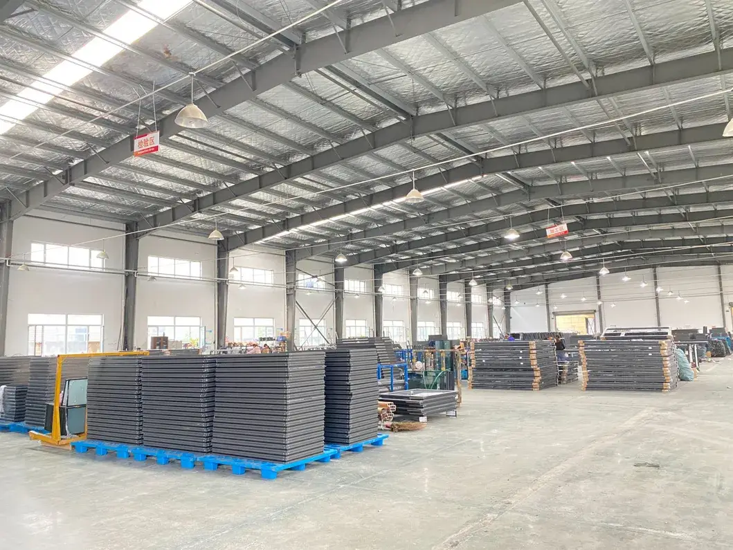Cửa pivot kiểu cung bằng kính laminate và khung nhôm hình ảnh 18-description