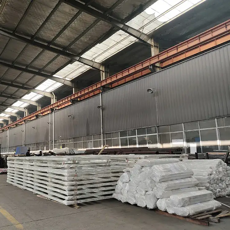 Cửa pivot kiểu cung bằng kính laminate và khung nhôm hình ảnh 14-description