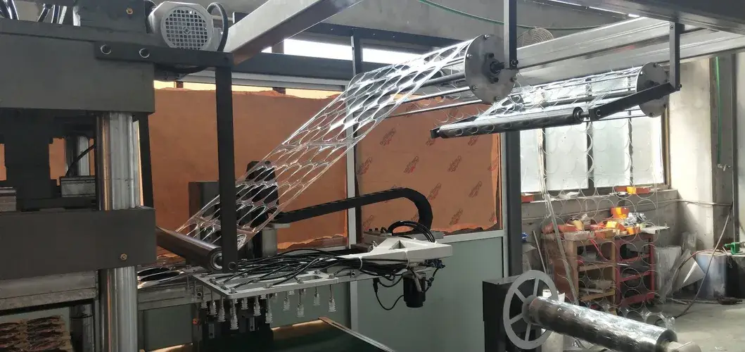 Máy tự động làm hộp đựng thực phẩm nhựa, sử dụng cho khay trứng, cốc và thùng chứa đựng thực phẩm hình ảnh 16-description