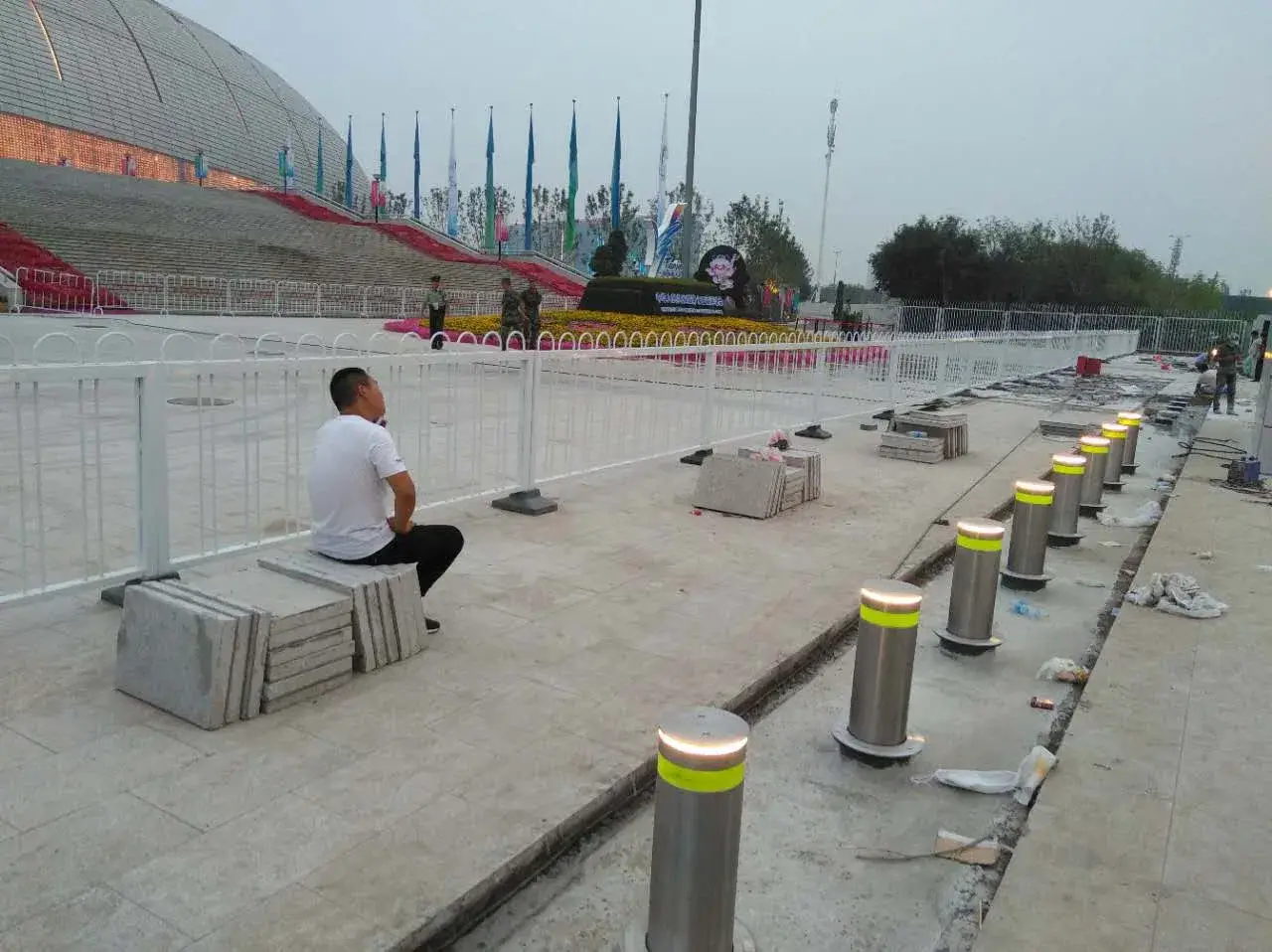 Tự động nâng hạ cột chắn an toàn bằng thủy lực - Giải pháp kiểm soát truy cập hiệu quả
