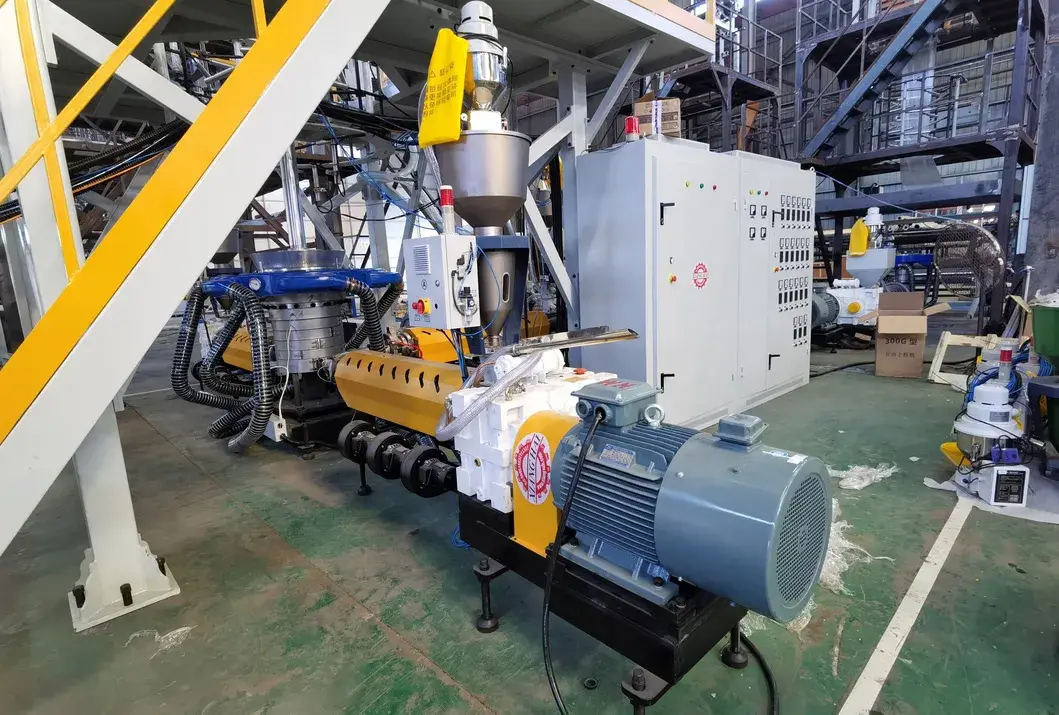 Dây chuyền tự động sản xuất phim bao bì nhựa ép đùn với máy nạp tự động 3 trong ngành công nghiệp sản xuất hình ảnh 25-description