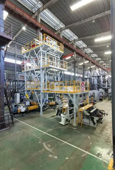 Dây chuyền tự động sản xuất phim bao bì nhựa ép đùn với máy nạp tự động 3 trong ngành công nghiệp sản xuất