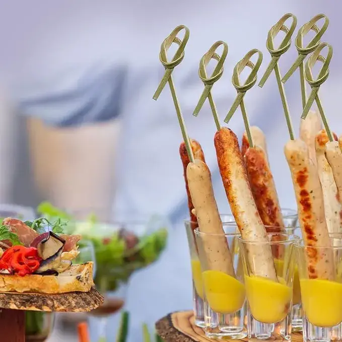 Que treo hoa từ tre tự nhiên sử dụng để làm đẹp - Sử dụng để làm mâm xoài, bánh và sandwich