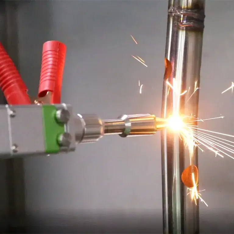 Máy hàn laser Bcamcnc với công suất từ 1000W đến 4000W, 4in1