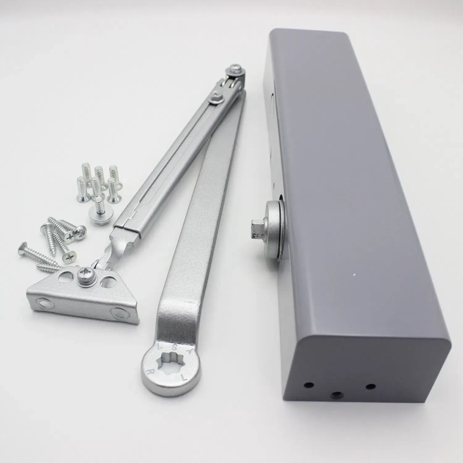 Cửa đóng tự động điều chỉnh với hai mức tốc độ an toàn, phù hợp cho trọng lượng từ 15-150kg
