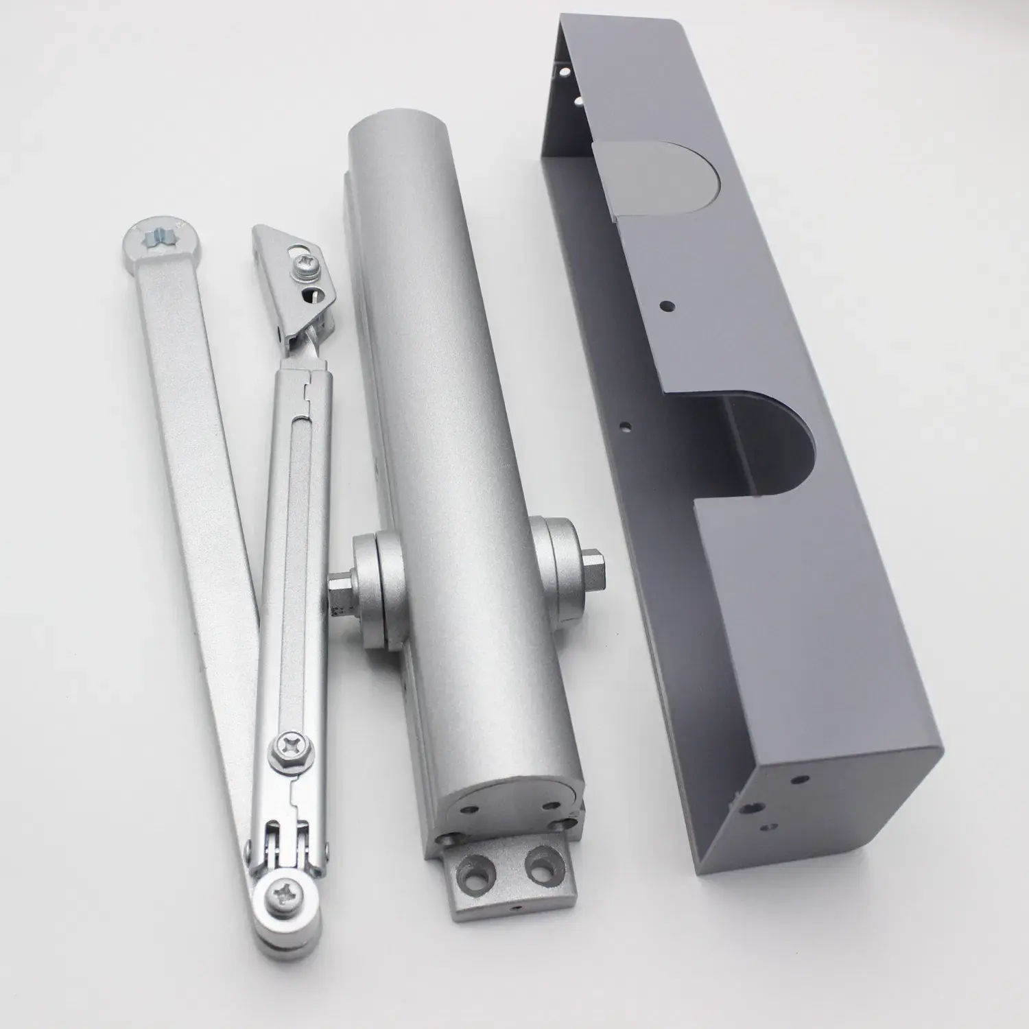 Cửa đóng tự động điều chỉnh với hai mức tốc độ an toàn, phù hợp cho trọng lượng từ 15-150kg