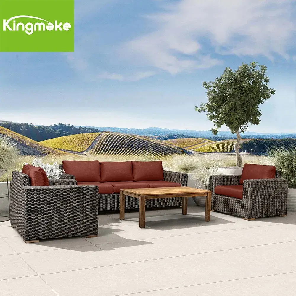 Bộ Ghế Sofa Ngoại Thất từ Rattan Dệt Tại Sân Vườn, Gồm 4 Món