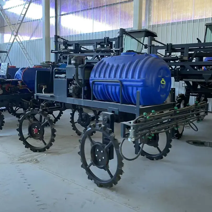 Máy phun thuốc tự hành bốn bánh dành cho nông nghiệp với khoảng cách xa - Chất lượng tốt nhất