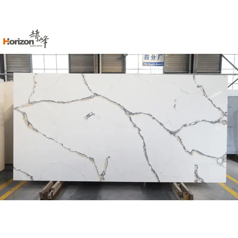 Mặt bàn đảo bếp thạch anh Calacatta vân vàng đen cao cấp