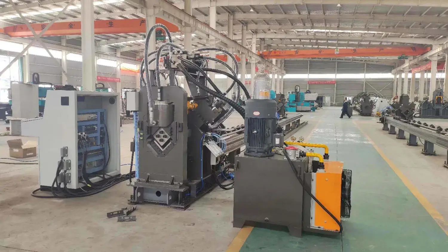 Dây chuyền cắt góc và đột dập máy cho lĩnh vực sản xuất tháp thép trong ngành công nghiệp