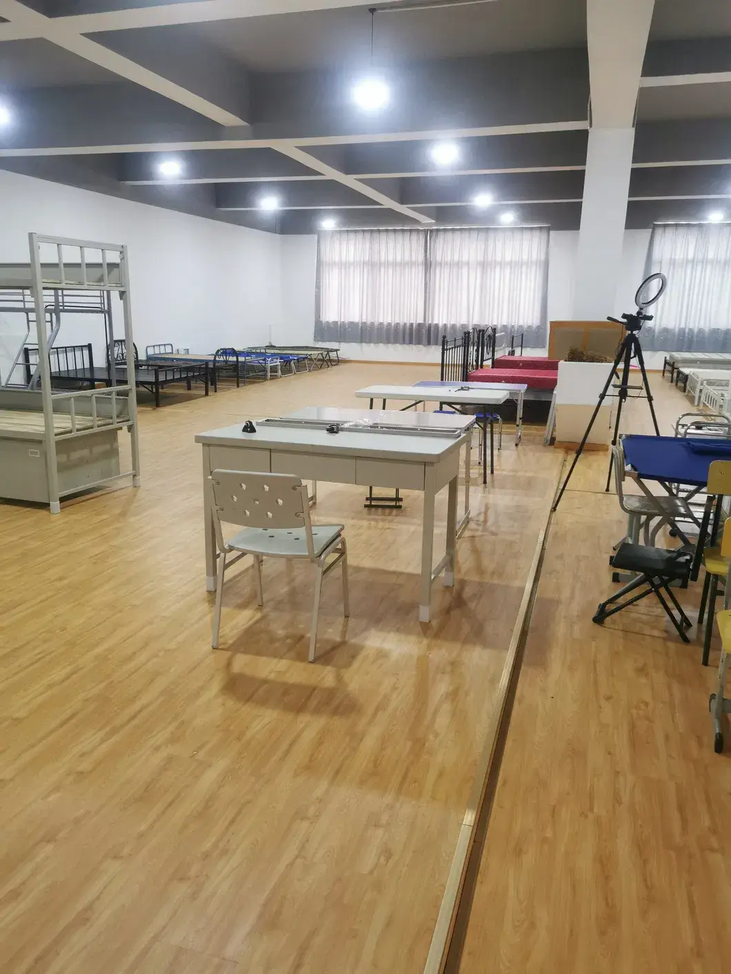 Giường gấp cắm trại ngoài trời với gối đầu chất lượng tốt và giá phải chăng hình ảnh 17-description