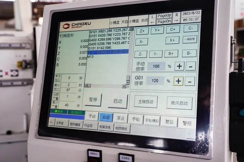 Máy cắt CNC hàng đầu sản xuất vali uy tín tại Trung Quốc